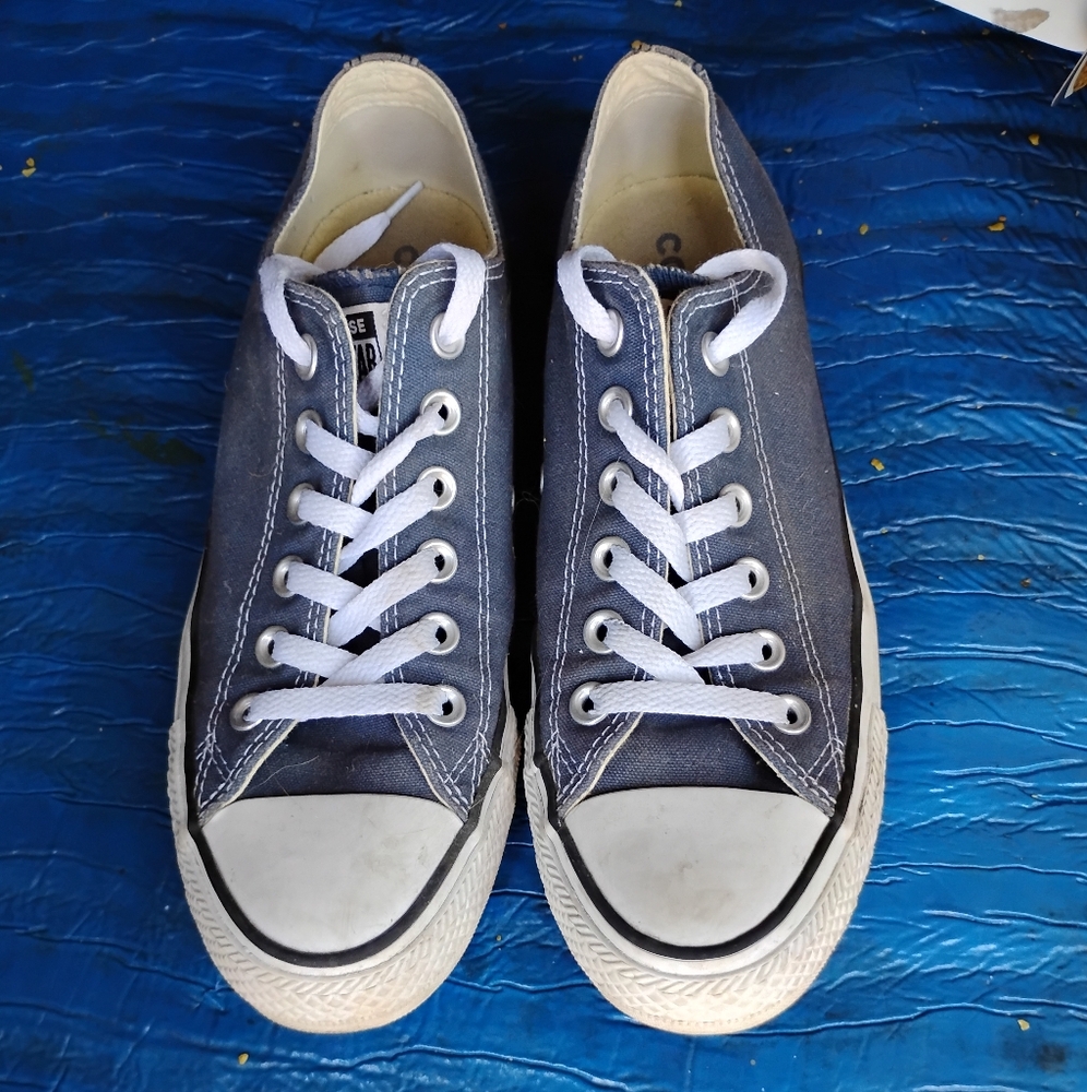 Converse Blue and White Sneakers with Classic Canvas Design
